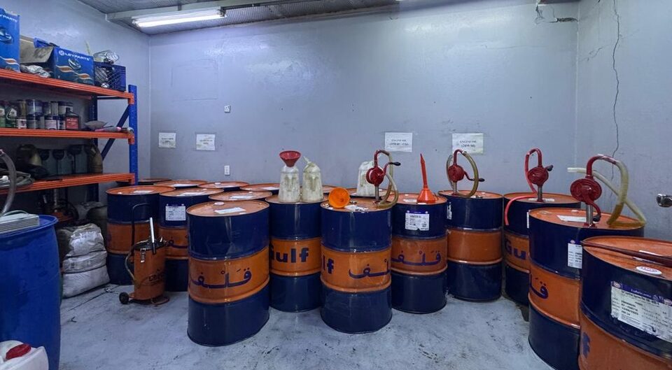 Lubrication room with central oil distribution
